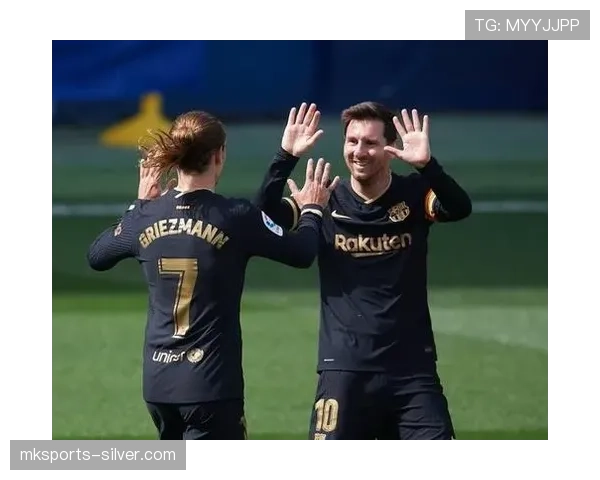 铲球犯规判罚规则解析及合法与违规动作的界定标准